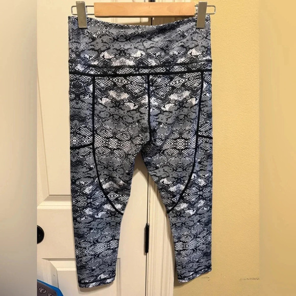 Zyia Active Black & White Leggings Sz 6-8 - Picture 5 of 6